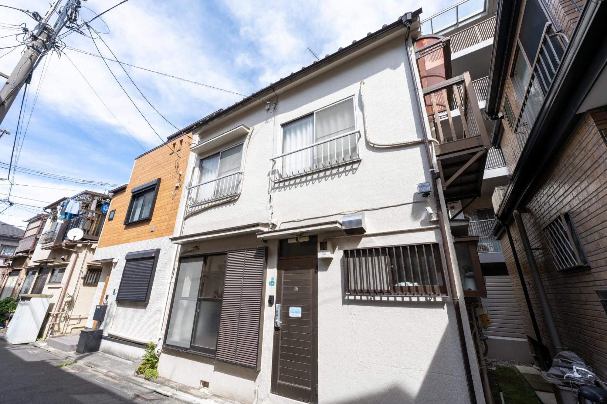 一棟貸切宿, 東京一之江ハウス6名定員, 秋葉原19分,新宿30分,Wifi有, ディズニータクシー20分3000円,駐車場ありません طوكيو المظهر الخارجي الصورة
